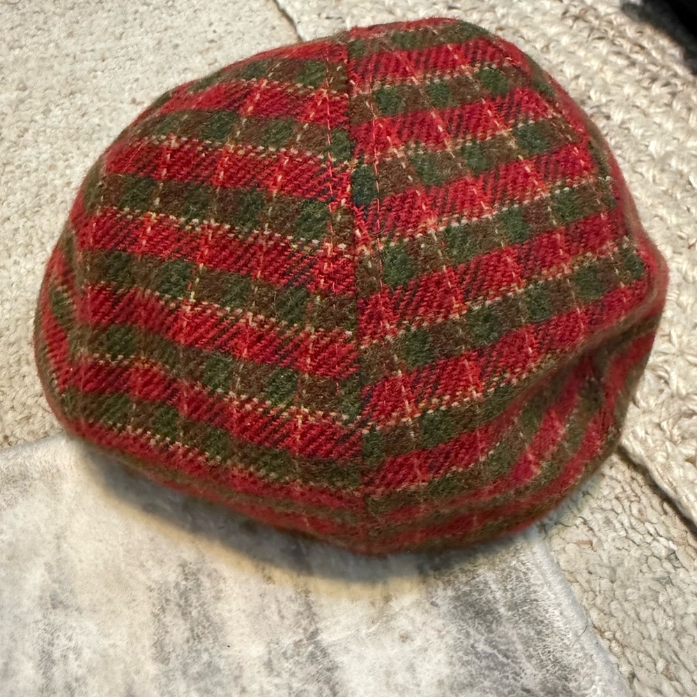 Classic Tartan Flat Cap in Red and Green